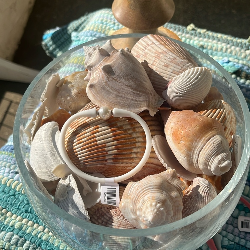 Maui Freshwater Pearl Silicone Bracelet - White